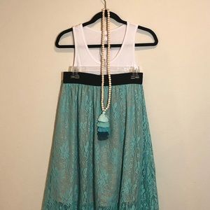 LulaRoe outfit!! S lace Lola and XS white tank